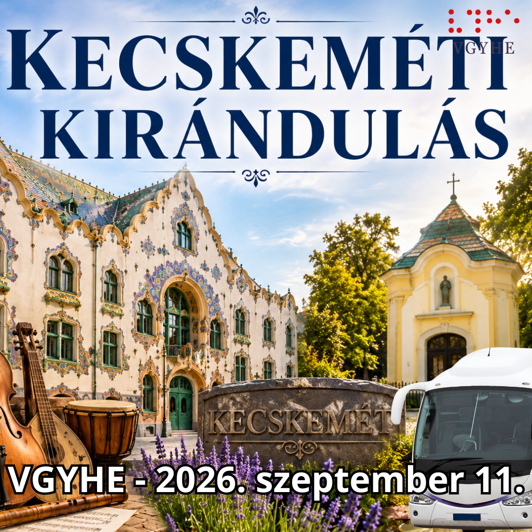 Grafikus illusztráció Kecskemét nevezetességeivel. A kép bal oldalán a díszes homlokzatú Cifrapalota látható, előtte különböző hangszerek. A jobb oldalon egy kis kápolna és parkos, virágos környezet jelenik meg. A kép tetején nagy betűkkel a „KECSKEMÉTI KIRÁNDULÁS” felirat olvasható.